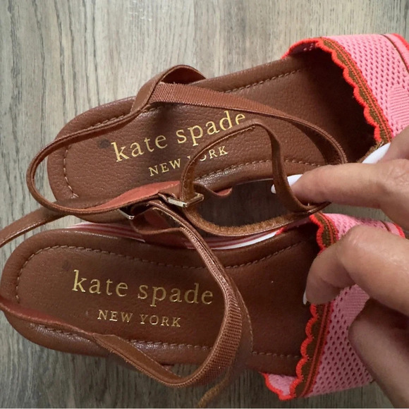 Kate Spade New York Highrise Spade Wedge Sandals Size 9.5 Pink - Picture 8 of 8